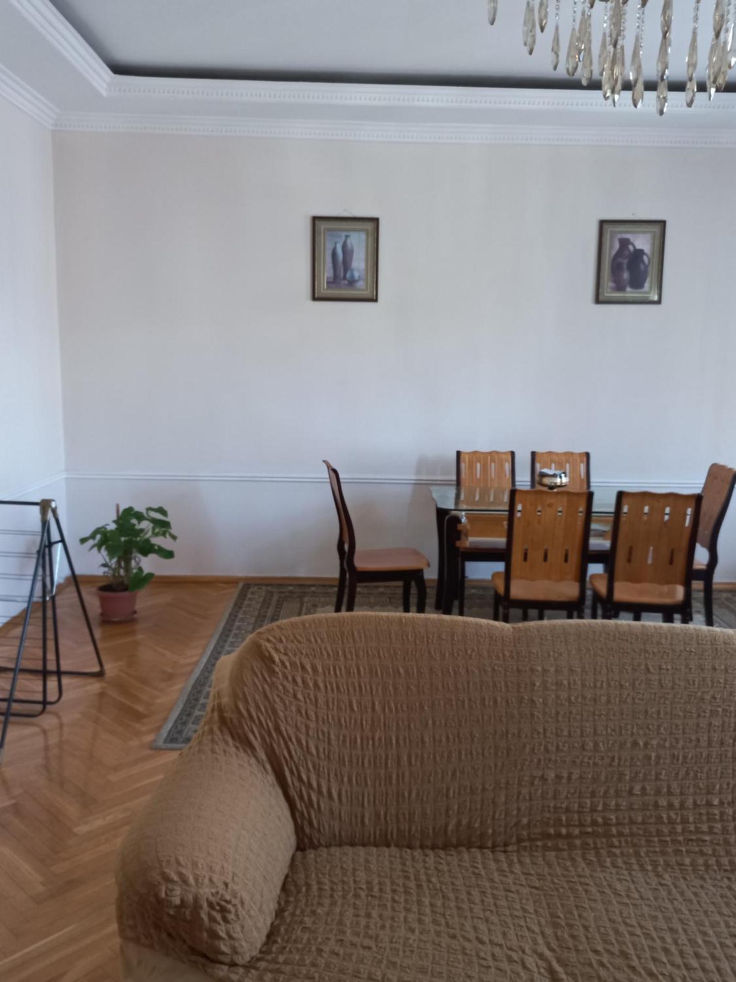 Neftiannikov Avenue Apartment Baku Bagian luar foto