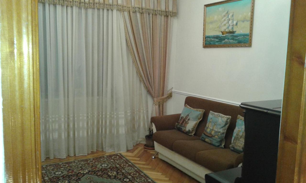 Neftiannikov Avenue Apartment Baku Bagian luar foto